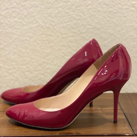 Jimmy Choo Patent Leather Fuchsia Pump 38.5 - Picture 6 of 6